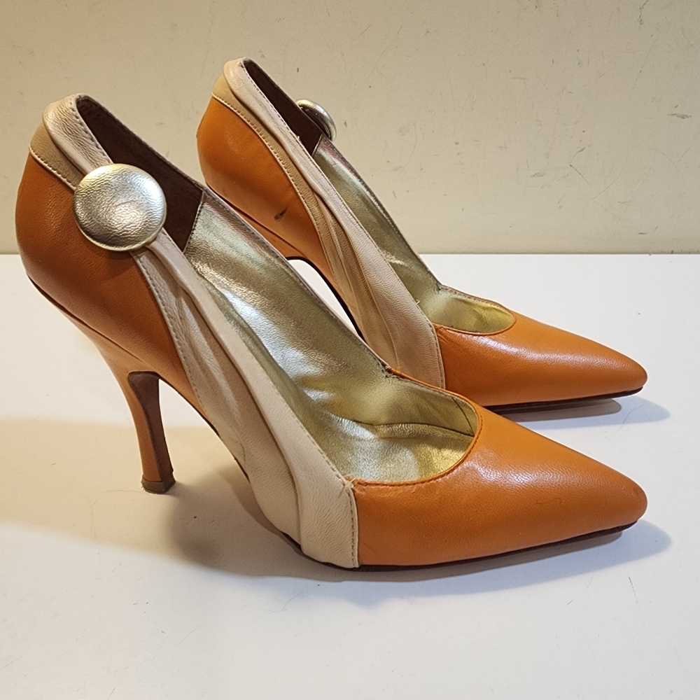 C. Label Two-Tone Orange and Cream Pointed-Toe Heels Sz 7.5 - Picture 3 of 16